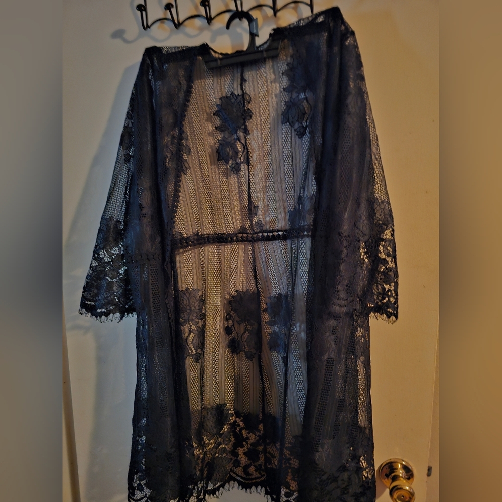 Elegant Lace Kimono Robe - Black